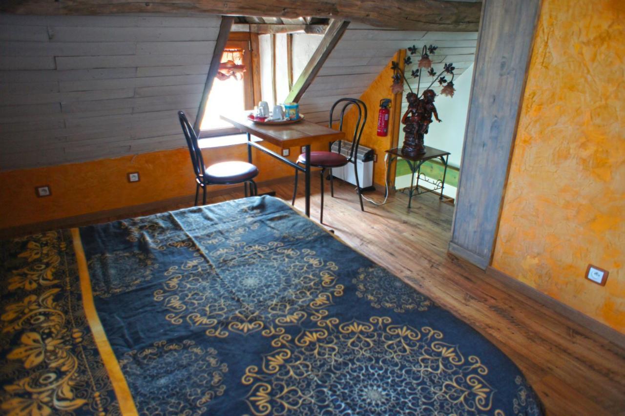 Bed and Breakfast Aux Logis De La Solre Ferrière-la-Petite Exteriér fotografie
